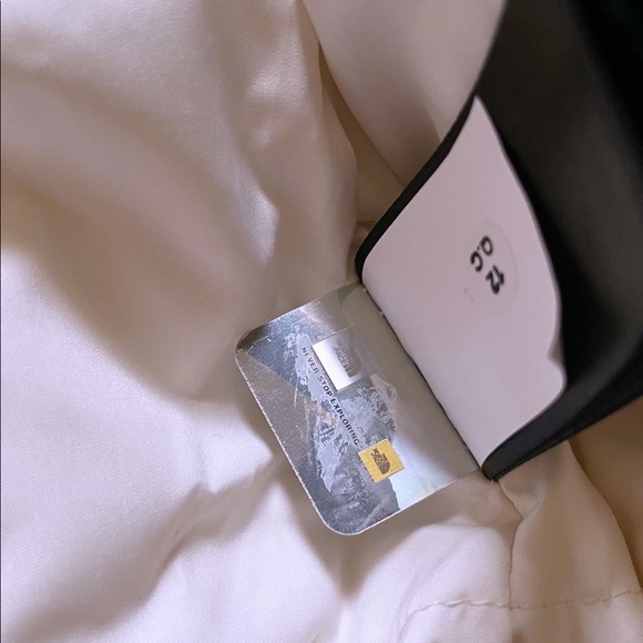 The North Face Women’s New Outerboroughs Parka - Picture 10 of 10